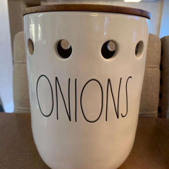 Rae Dunn Kitchen Rae Dunn Onion Cellar Canister With Wooden Lid New